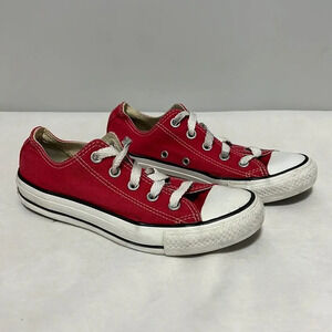 Converse Chuck Taylor All Star Classic Sneakers in Red Women’s size 6